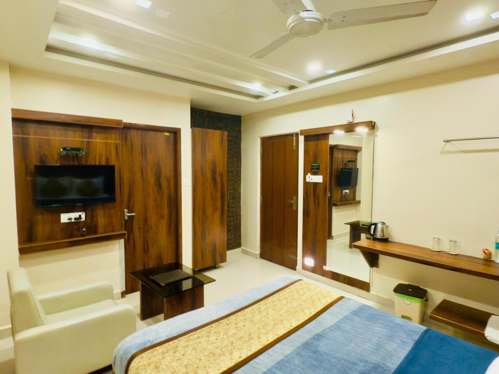 The Hydel Park - Business Class Hotel - Near Central Railway Station Madrás Exterior foto
