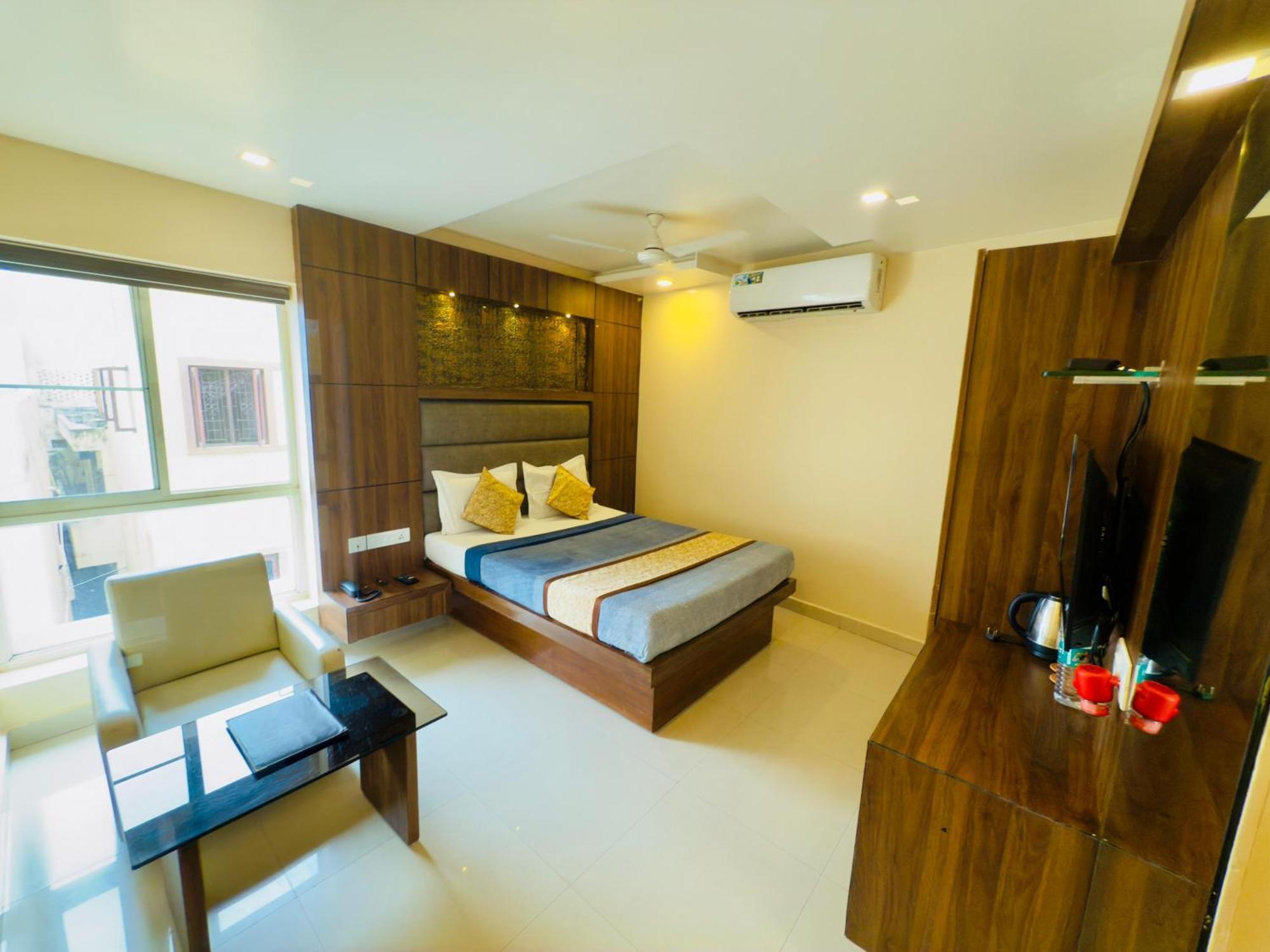 The Hydel Park - Business Class Hotel - Near Central Railway Station Madrás Exterior foto