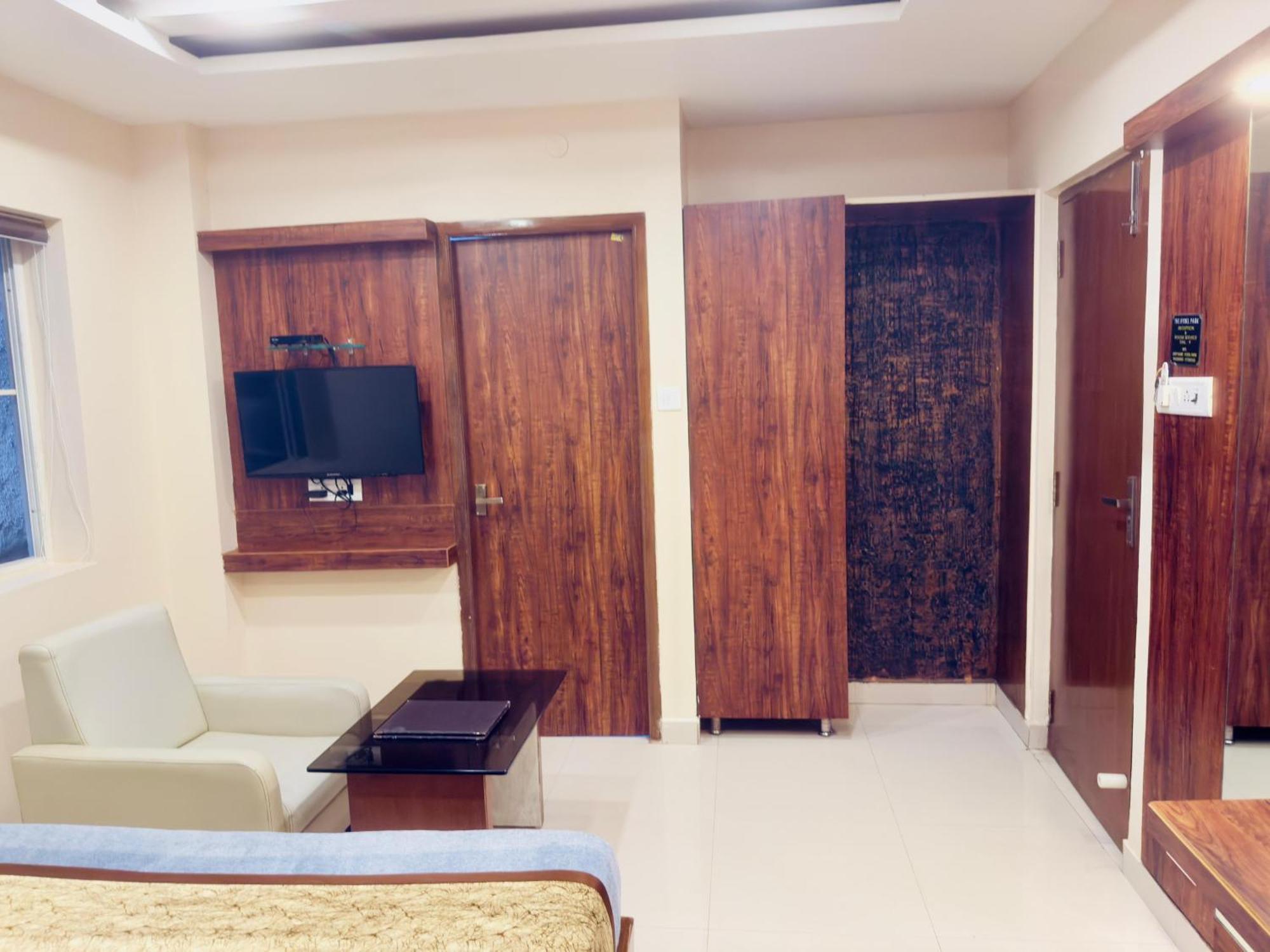 The Hydel Park - Business Class Hotel - Near Central Railway Station Madrás Exterior foto