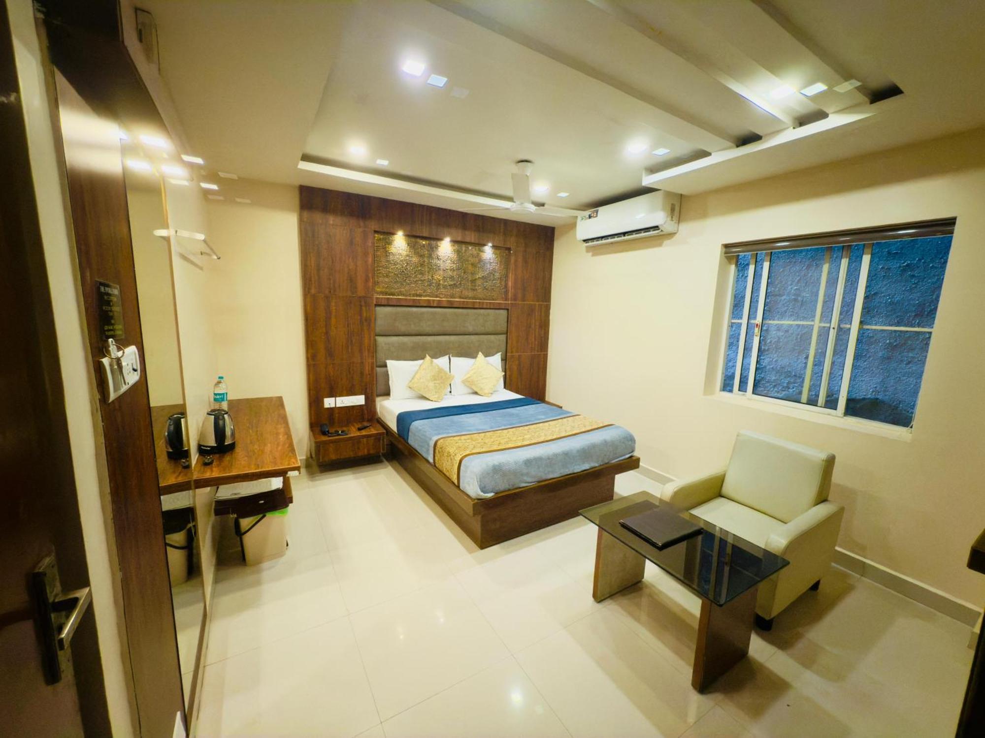 The Hydel Park - Business Class Hotel - Near Central Railway Station Madrás Exterior foto
